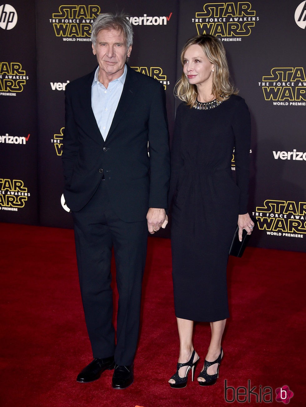 Harrison Ford y Calista Flockhart en la premiere de 'Star Wars: El Despertar de la Fuerza' en Los Ángeles