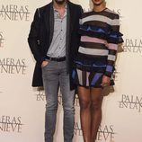 Berta Vázquez y Mario Casas posan juntos en el estreno de 'Palmeras en la Nieve'