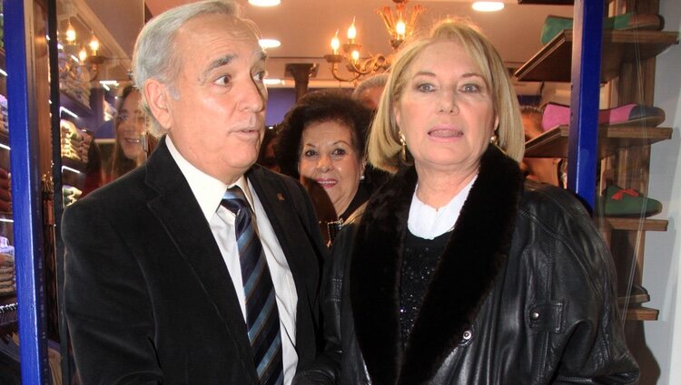 Gloria Mohedano y su marido José Antonio en la inauguración de la tienda de Gloria Camila en Sevilla