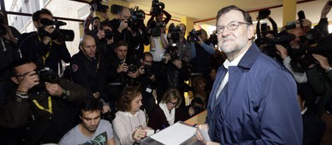 Mariano Rajoy vota en las elecciones generales del 20 de diciembre