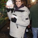 Lydia Bosch repartiendo caramelos en la Cabalgata de Reyes de Madrid 2016