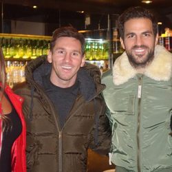 Antonella Roccuzzo y Leo Messi con Cesc Fábregas y Daniella Semaan en Barcelona