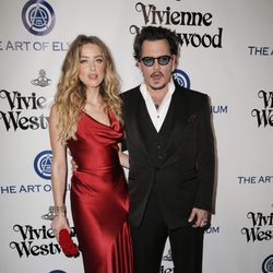 Amber Heard y Johnny Depp en la Gala Heaven 2016