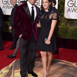 Dwayne Johnson y su hija Simone Alexandra en la alfombra roja de los Globos de Oro 2016