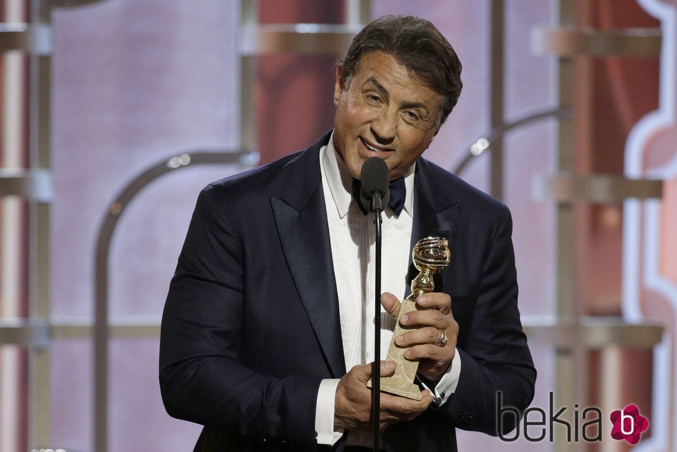 Sylvester Stallone agradeciendo su premio en los Globos de Oro 2016