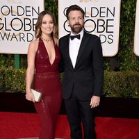 Olivia Wilde y Jason Sudeikis en la alfombra roja de los Globos de Oro 2016