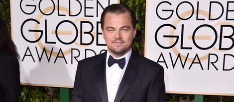 Leonardo DiCaprio en la alfombra roja de los Globos de Oro 2016