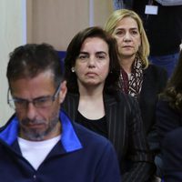 La Infanta Cristina y Ana María Tejeiro en el interior del juicio por el Caso Nóos