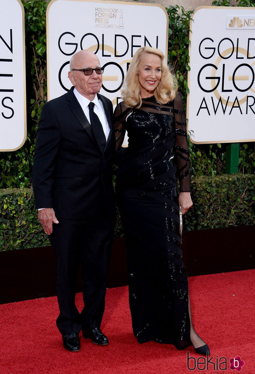 Rupert Murdoch y Jerry Hall en los Globos de Oro 2016