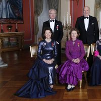 Carlos Gustavo de Suecia, Harald de Noruega, Silvia de Suecia, Sonia de Noruega y Margarita de Dinamarca