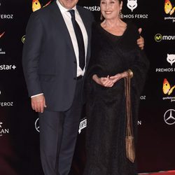 Tito Valverde y Verónica Forqué en los Premios Feroz 2016