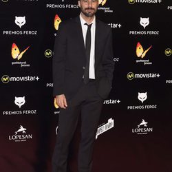Hugo Silva en la alfombra roja de los Premios Feroz 2016