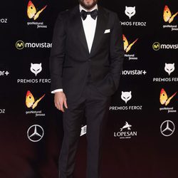 Mario Casas en la alfombra roja de los Premios Feroz 2016