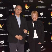 Javier Sardá y Rosa María Sardá en la alfombra roja de los Premios Feroz 2016