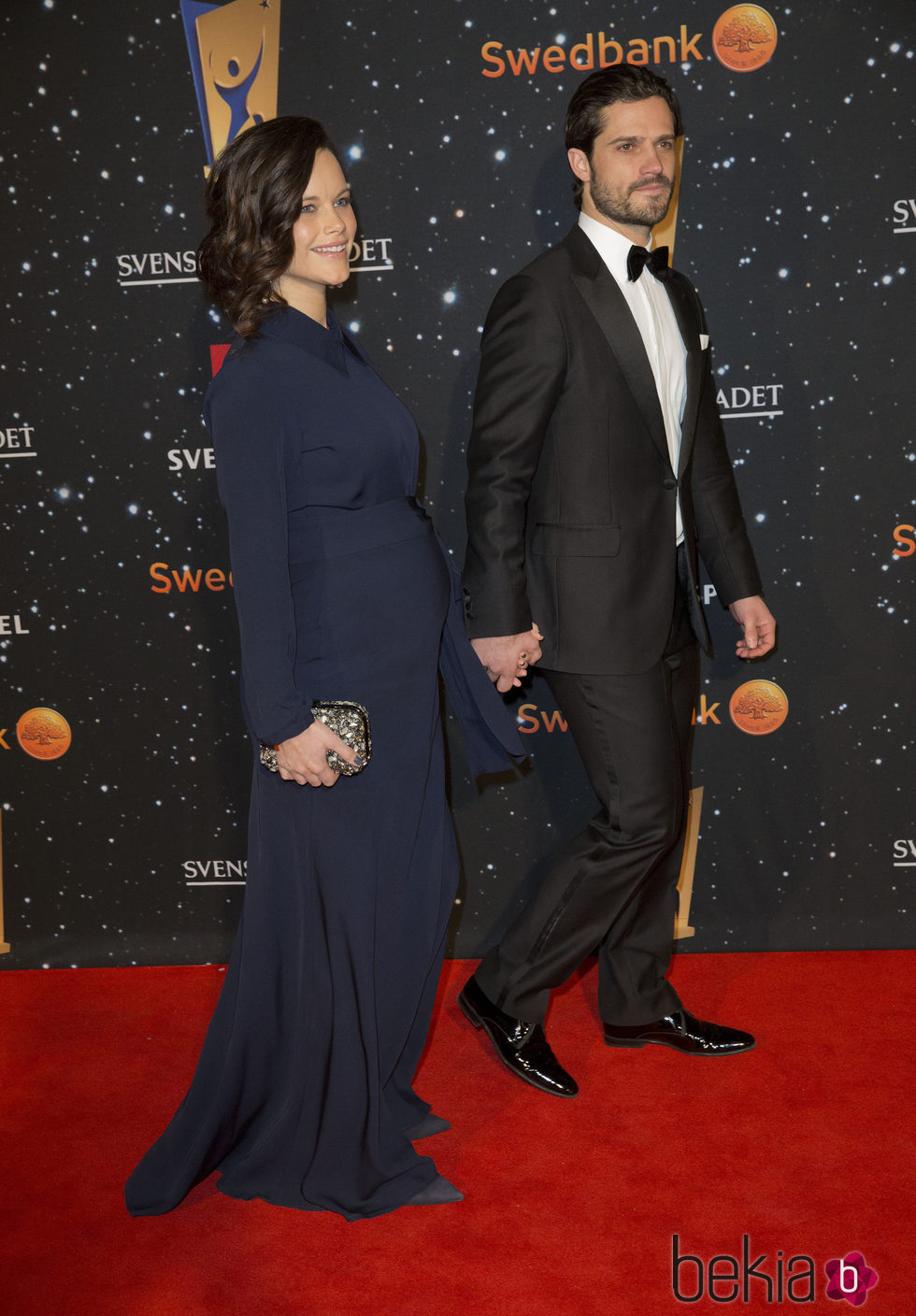 Sofia Hellqvist presume de embarazo junto a Carlos Felipe de Suecia en la Gala del Deporte Sueco 2016