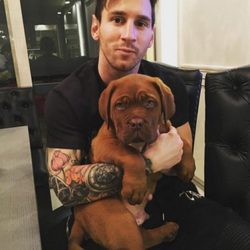 Leo Messi con su perro Dogo Burdeos