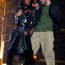 Janet Jackson enseña un pecho en la Super Bowl 2004 con Justin Timberlake