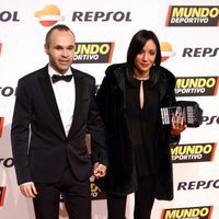 Andrés Iniesta y Anna Ortiz en la gala de Mundo Deportivo 2016