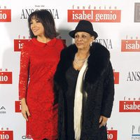 Isabel Gemio con 'La Chunga' en la subasta benéfica 'Artistas con Duende'