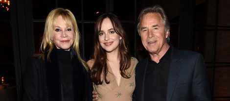 Melanie Griffith y Don Johnson apoyan a su hija Dakota Johnson en el estreno de su nueva película