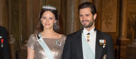 La Princesa Sofia de Suecia luciendo embarazo con Carlos Felipe de Suecia en una cena de gala