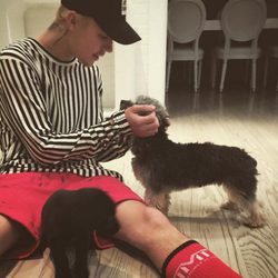 Justin Bieber con su mascota Esther