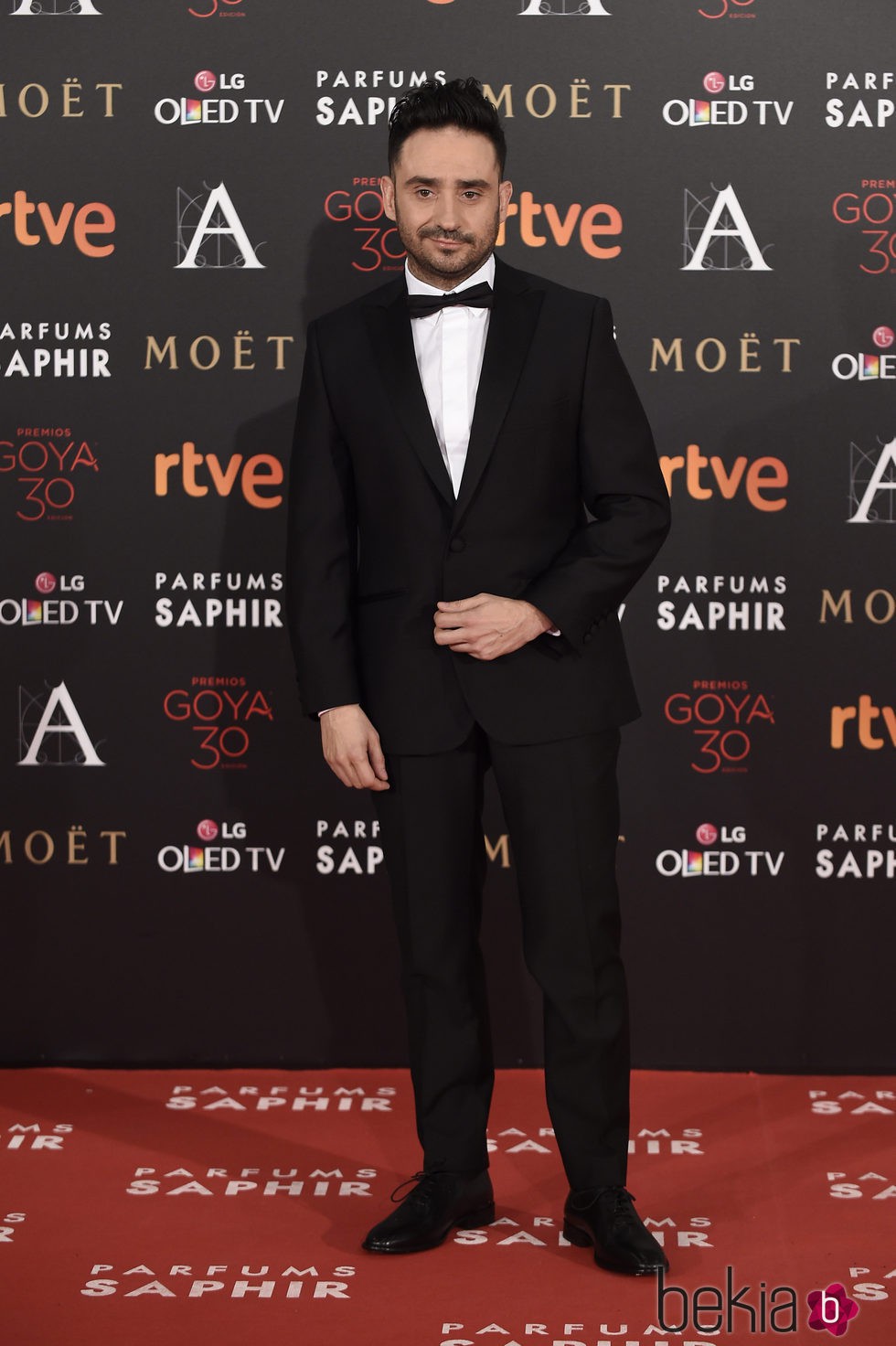 Juan Antonio Bayona en la alfombra roja de los Premios Goya 2016