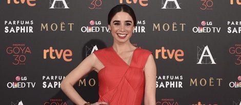 Candela Serrat en la alfombra roja de los Premios Goya 2016
