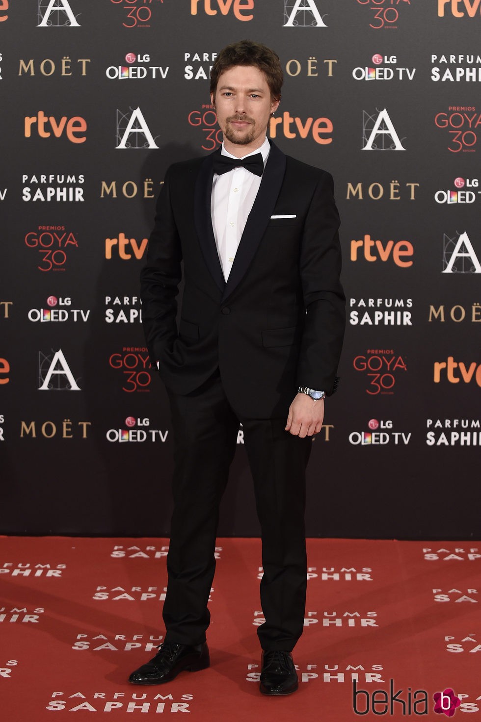 Jan Cornet en la alfombra roja de los Premios Goya 2016