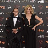 Javier Bandera y Bibiana Fernández en la alfombra roja de los Premios Goya 2016