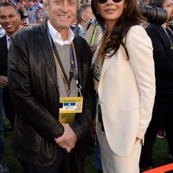 Michael Douglas y Catherine Zeta-Jones en la Super Bowl 2016