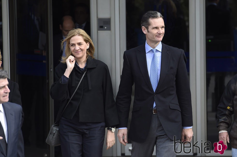 La Infanta Cristina e Iñaki Urdangarín a la salida de la segunda sesión del juicio por el Caso Nóos