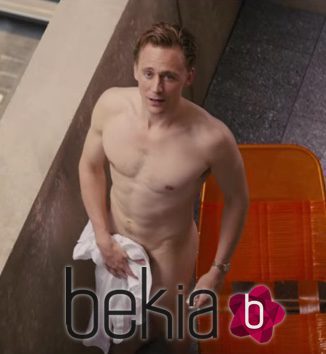 Tom Hiddleston luce abdominales en 'High-Rise', su última película