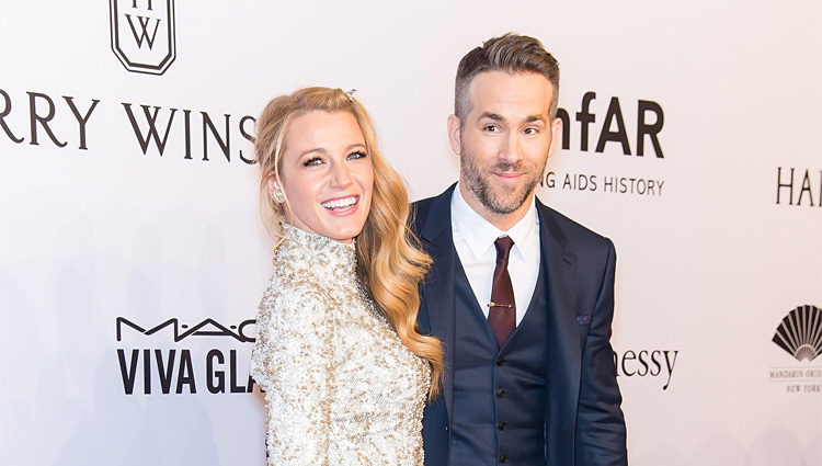Blake Lively y Ryan Reynolds en la Gala amfAR 2016 de Nueva York