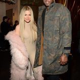Khloe Kardashian y Lamar Odom en el desfile de Kanye West 'Yeezy Season 3'