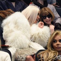 Kim Kardashian y Anna Wintour en el desfile de Kanye West 'Yeezy Season 3'
