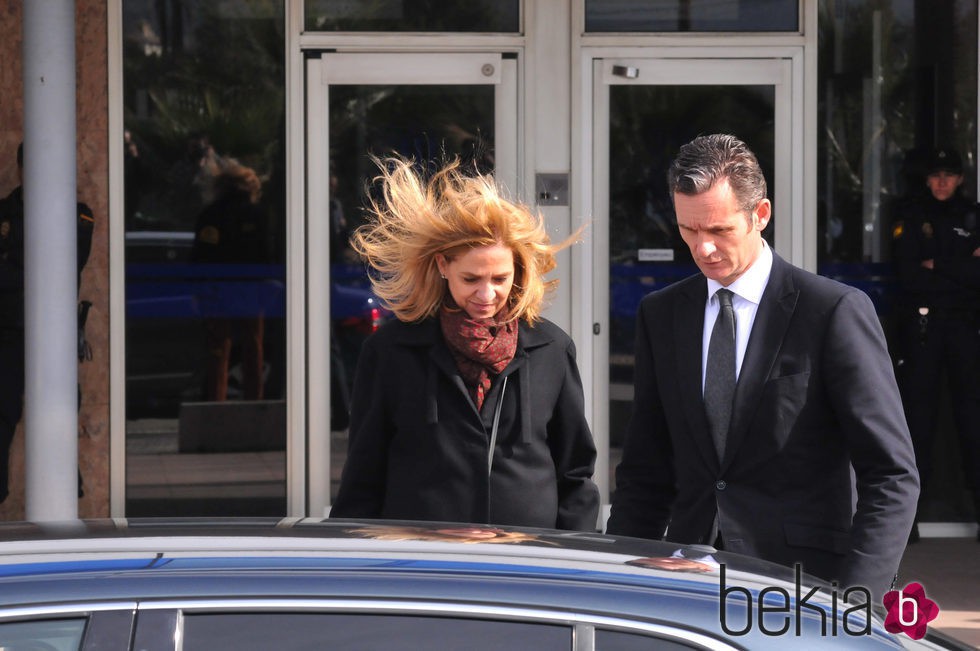 La Infanta Cristina e Iñaki Urdangarín a la salida de la quinta sesión del juicio por el Caso Nóos