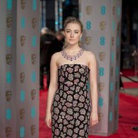 Saoirse Ronan en la alfombra roja de los BAFTA 2016