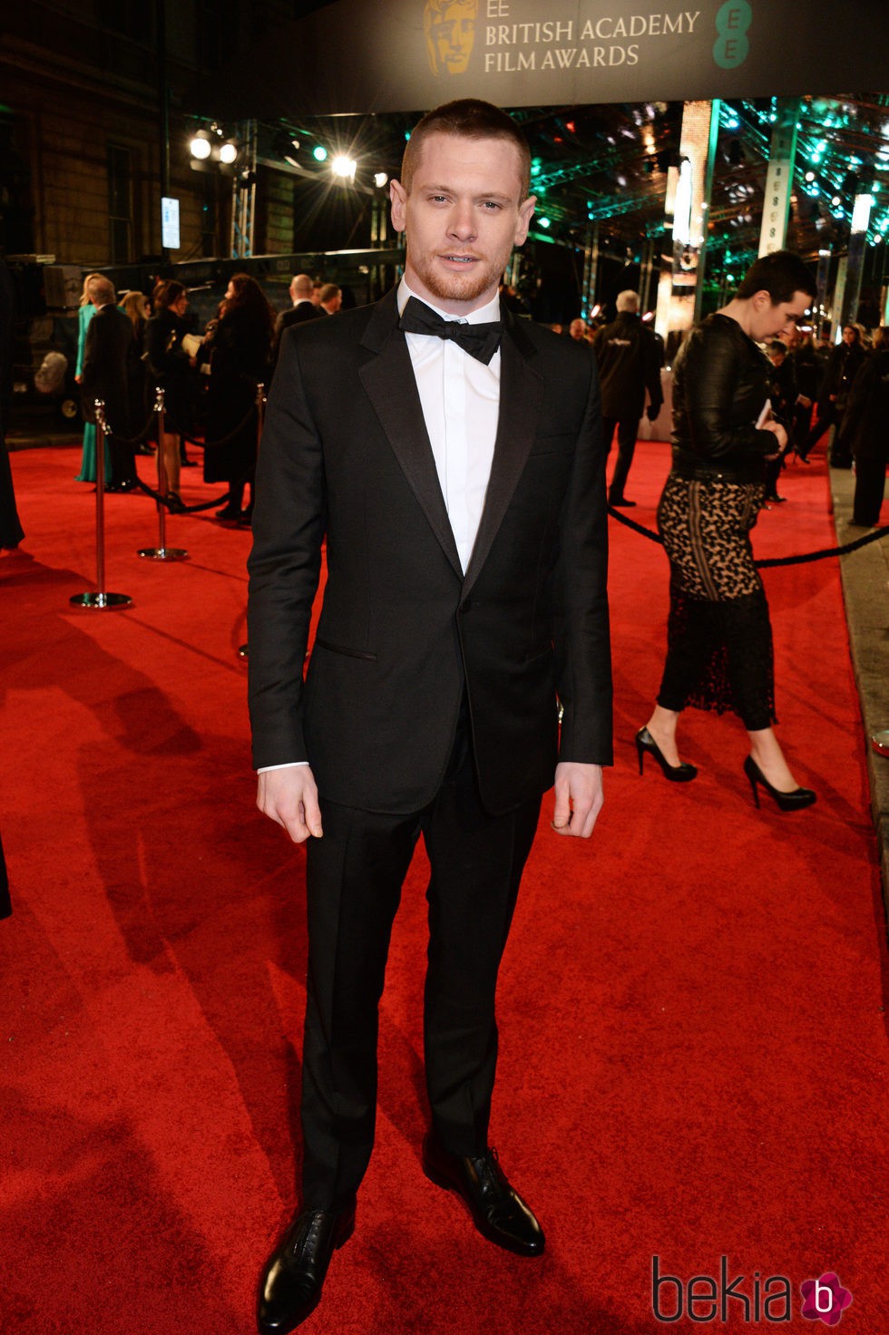 Jack O'Connell en la alfombra roja de los BAFTA 2016
