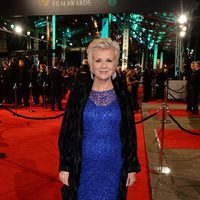 Julie Walters en la alfombra roja de los BAFTA 2016