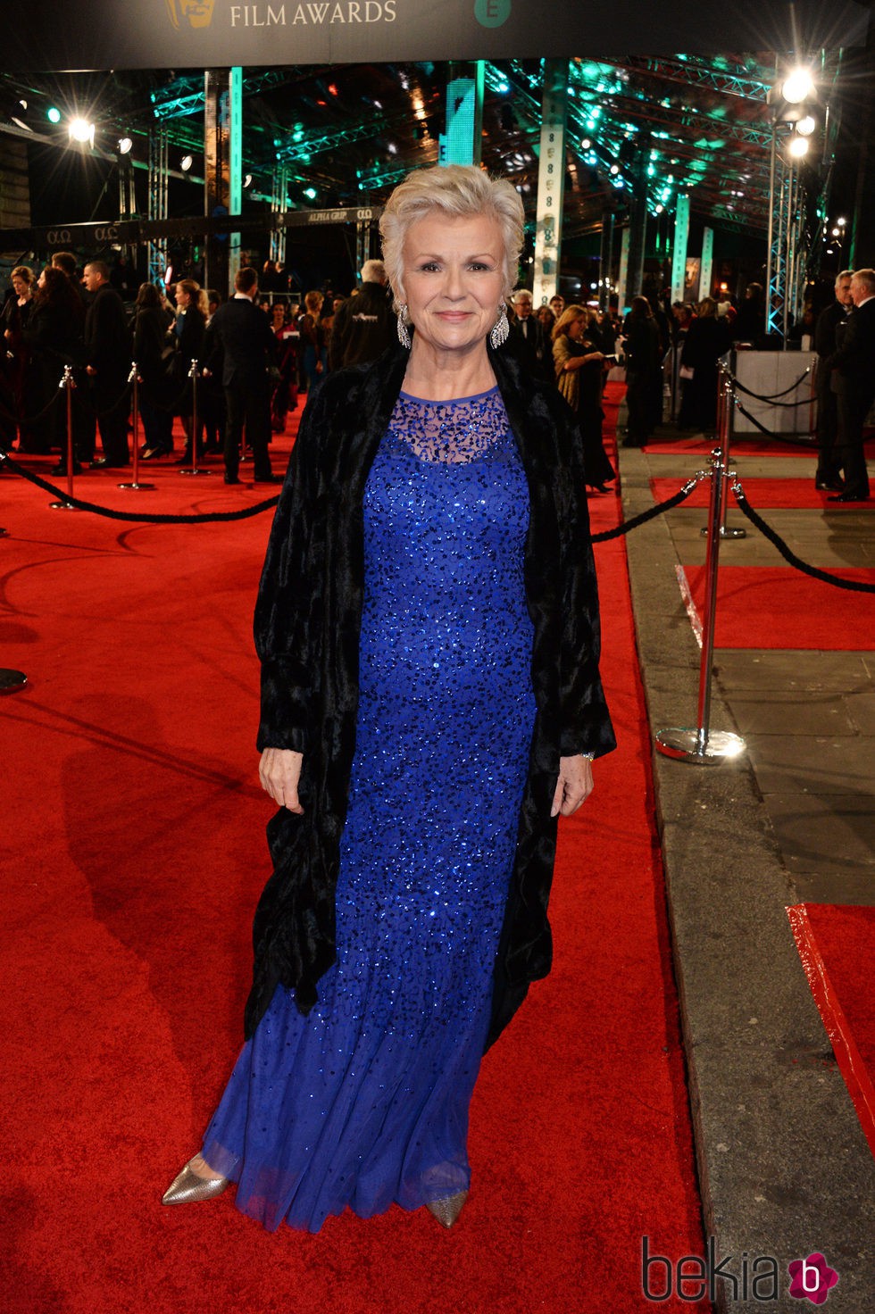 Julie Walters en la alfombra roja de los BAFTA 2016