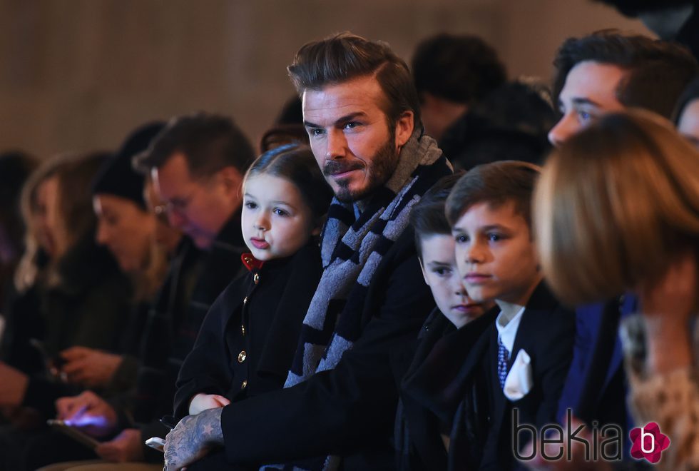 La familia Beckham en el desfile de Victoria Beckham en la FW de Nueva York