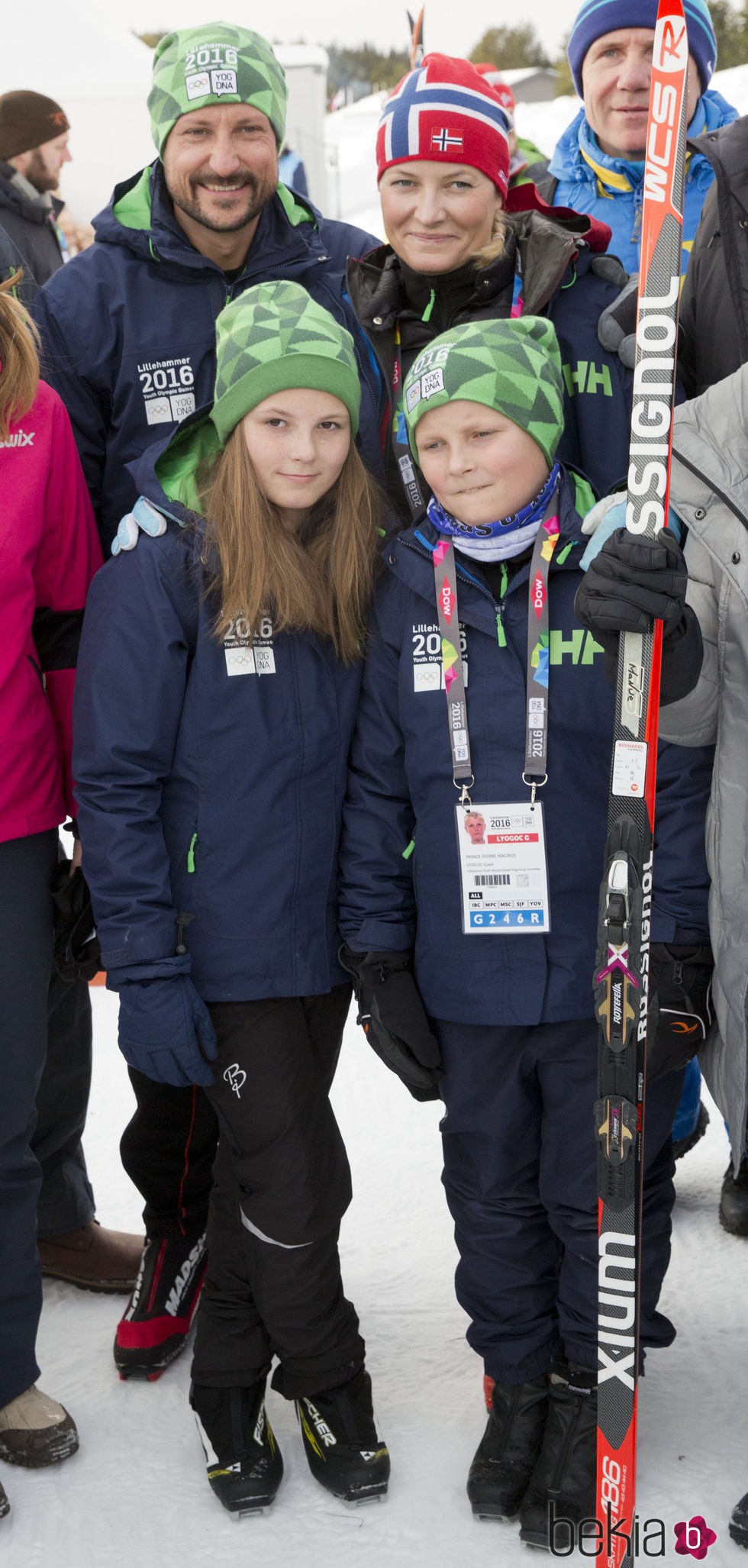 Haakon y Mette-Marit de Noruega con sus hijos Ingrid y Sverre en los Juegos Olímpicos de la Juventud de Lillehammer 2016
