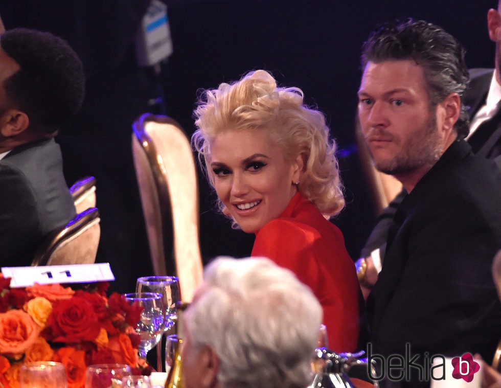 Gwen Stefani y Blake Shelton en la fiesta Clive Davis previa a los Grammy 2016