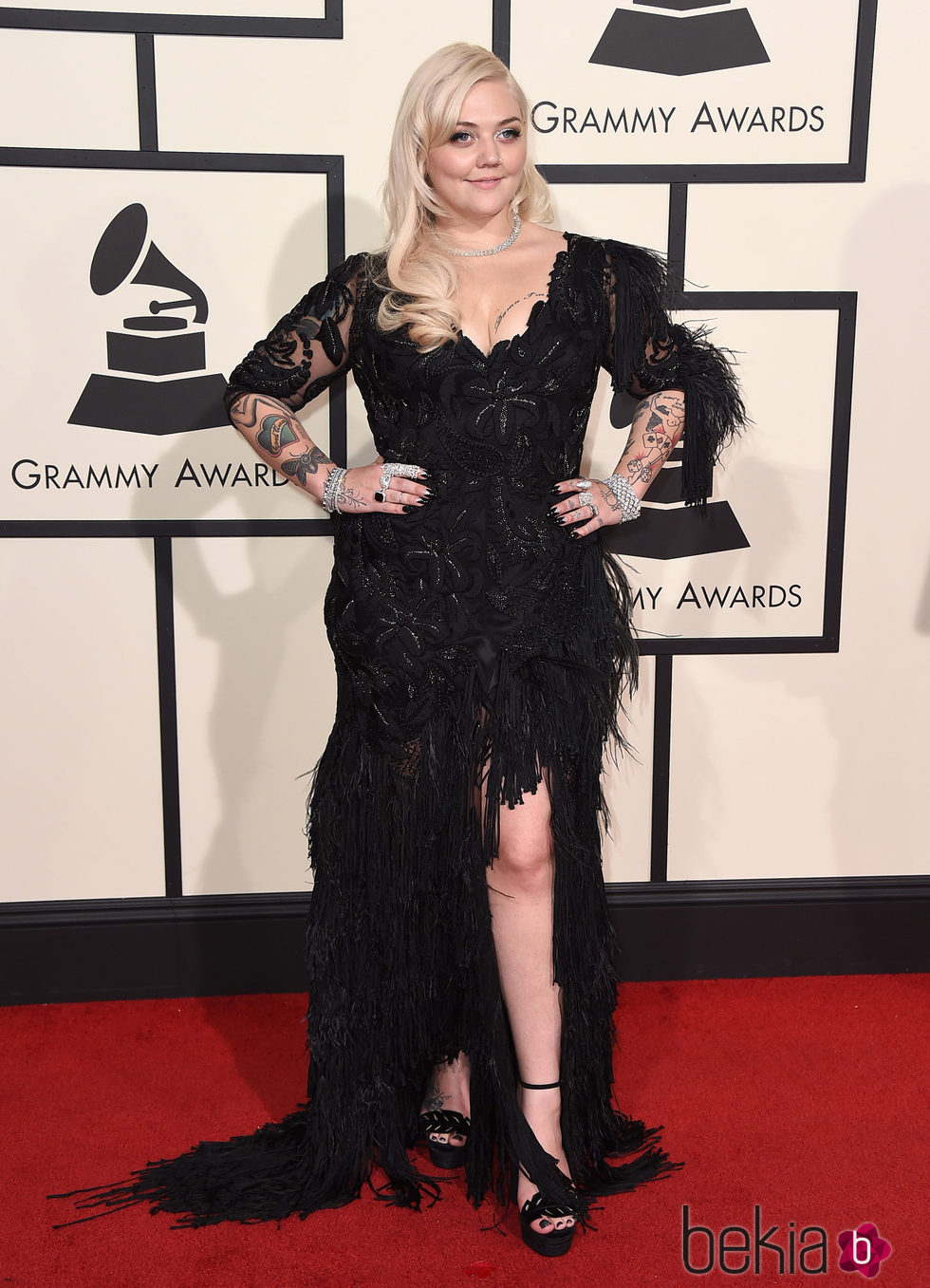 Elle King en la alfombra roja de los Premios Grammy 2016