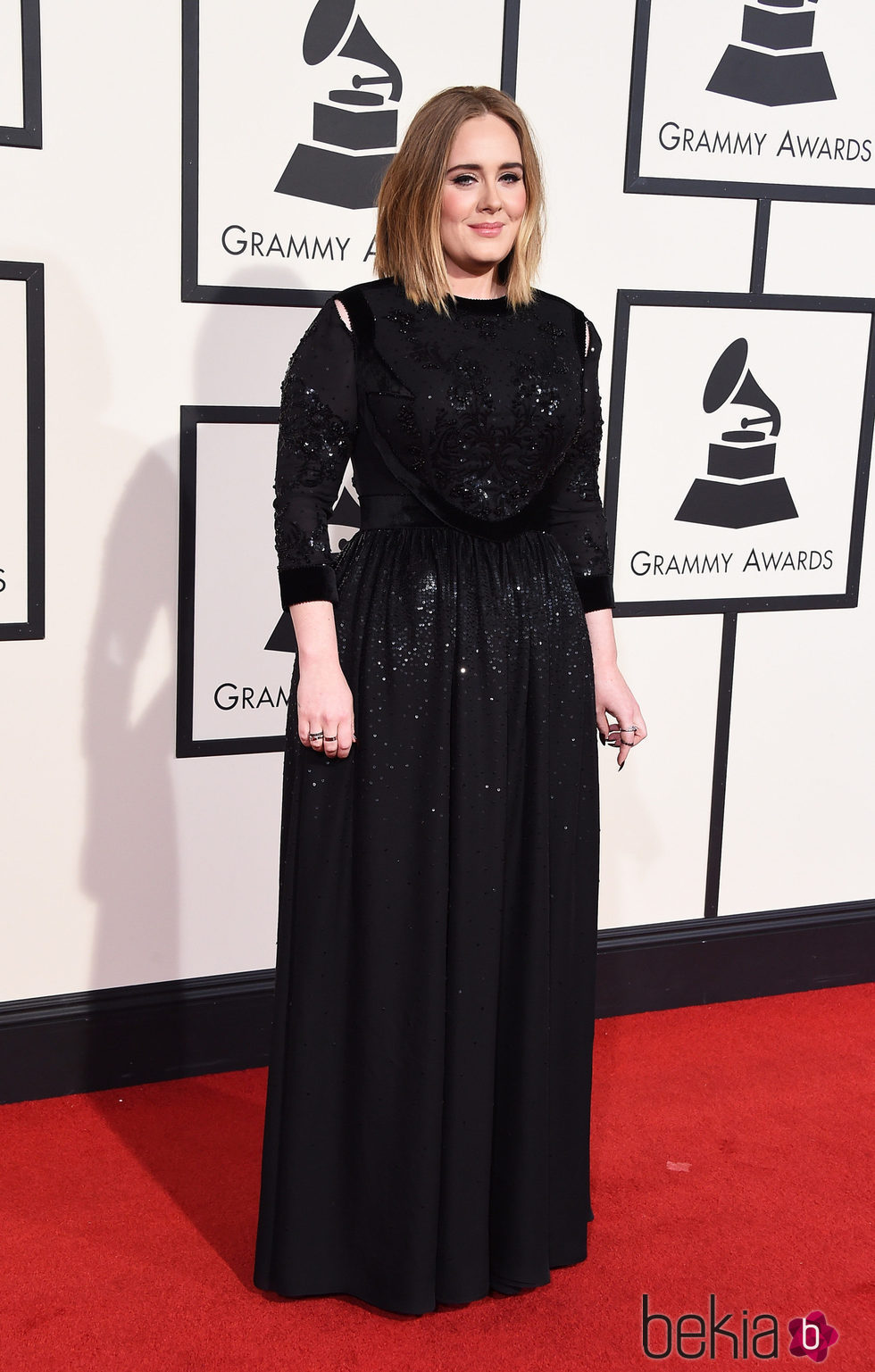 Adele en la alfombra roja de los Premios Grammy 2016 Alfombra roja