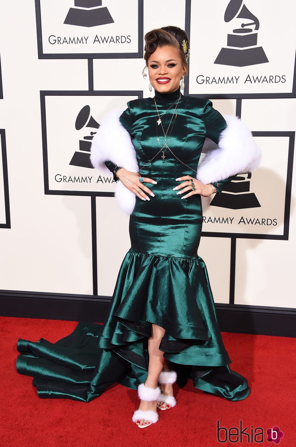 Andra Day en la alfombra roja de los Premios Grammy 2016