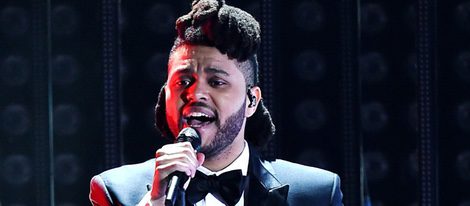 The Weeknd durante su actuación en los Premios Grammy 2016