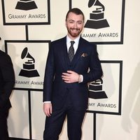 Sam Smith en la alfombra roja de los Premios Grammy 2016