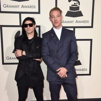 Skrillex y Diplo en la alfombra roja de los Premios Grammy 2016